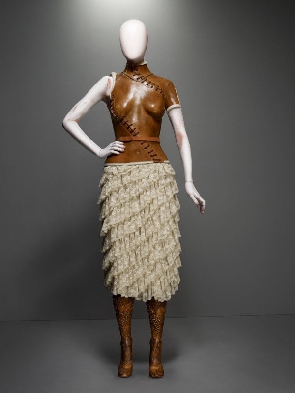  Alexander McQueen 1999年春夏 No. 13 系列之套装