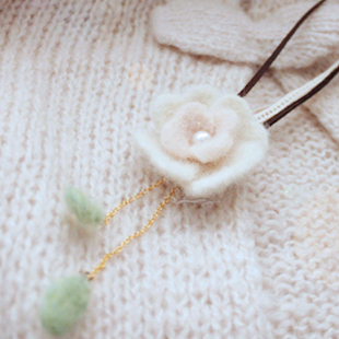 玫瑰冬日°森系手作羊毛毡毛衣链、http://item.taobao.com/item.htm?spm=110-Y8p-3N5eL.4Ooq-9O6dV.9XkE-CLypW&id=14044592970
