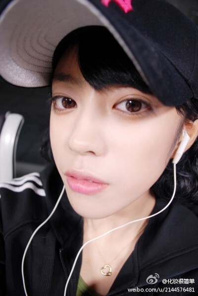 【魔力大眼育成法】 Eye Care & False Eyelash Tutorial， http://t.cn/SfZUcw