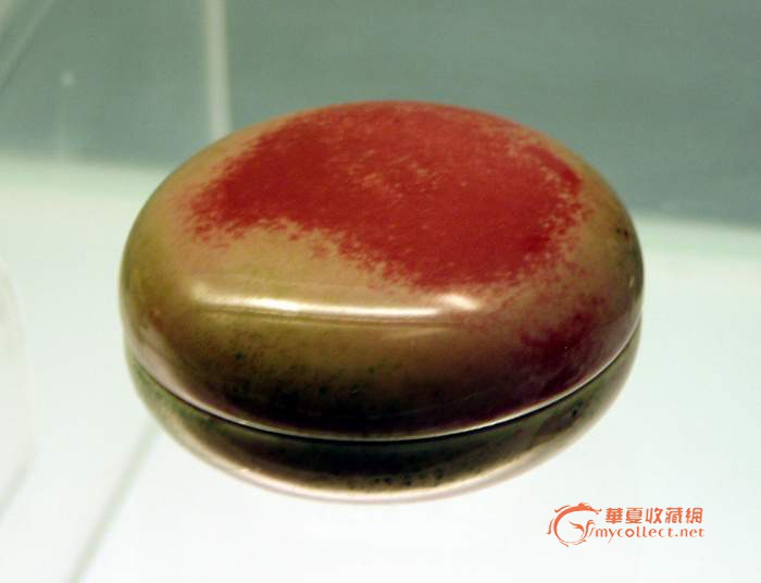豇豆绿上的一抹红，印盒。