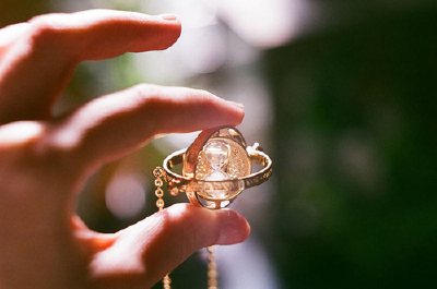 好看的项链......就是价格不怎么好看....￥690...http://item.taobao.com/item.htm?