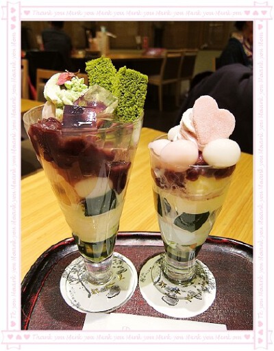 樱花果冻+红豆+抹茶+樱花口味的汤圆+冰激凌