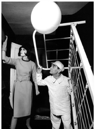 Dorothea in Nina Ricci with Little Bara, photo by William Klein, 1960