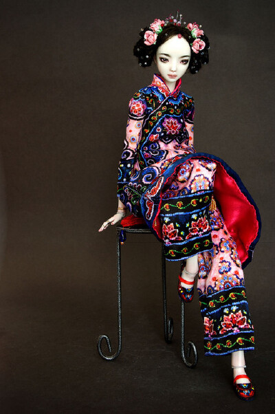 Ｅnｃhanｔed Ｄｏll