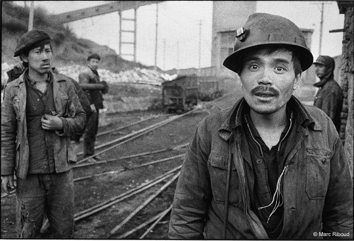 1990年代和21世纪，马克·吕布重访中国，留下了一些新的照片。山西矿工