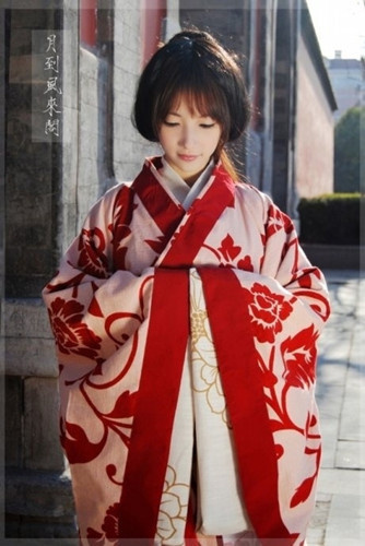 汉服——一种说不出的美，温婉、多情、沉静、悠然。。。