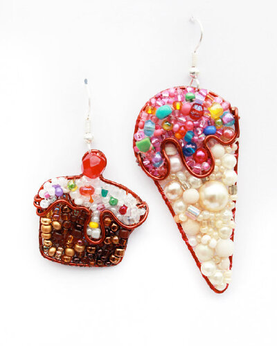 MADE TO ORDER: Ice Cream and Cake Beaded Earrings米珠还可以这样玩。