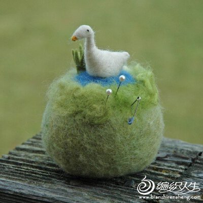 国外多款漂亮精致的纯手工羊毛毡制作图片
