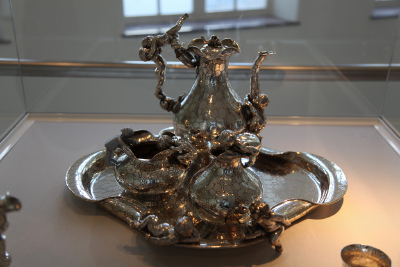 WOLFERS, Philippe & Isidore de Rudder - Koffieservies 'Le Maraudeur' (c. 1885-1890)@晓冬知春