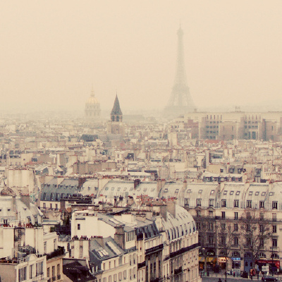 隱潛在繁華都市のParis Tower