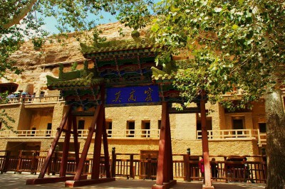莫高窟。这里是敦煌文化的凝固点。