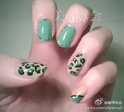 绿色豹纹。