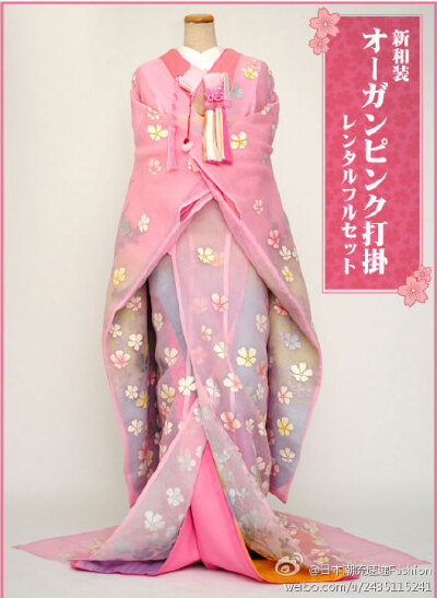 樱花色的结婚式和服