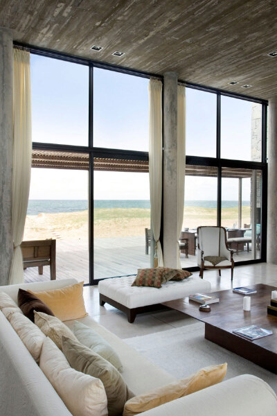 (via Concrete Blocks Ensuring a High Level of Privacy: Beach Home in Uruguay | Freshome)