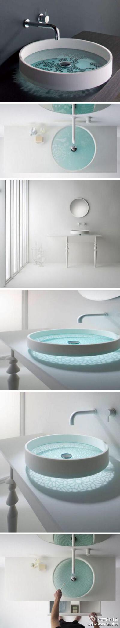 owl【家、具】波光粼粼的光影洗手池，来自意大利卫浴品牌Omvivo的产品Motif Basin。设计师利用中央下水道的支撑，洗手池看上去像是悬浮在洗手台上面，洗手池玻璃底部蚀刻了鹅卵石、森林、万花筒的漂亮纹理图案，利用…
