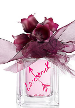 Vera Wang Lovestruck香水 婚纱设计出身的Vera Wang总能摸透女孩们的心思，光是瓶身设计就足以迷倒众生。浪漫而优雅的浪漫而优雅Lovestruck香水，瓶身印着爱神丘比特的那只箭。把这瓶香水送给你中意的她，告诉…