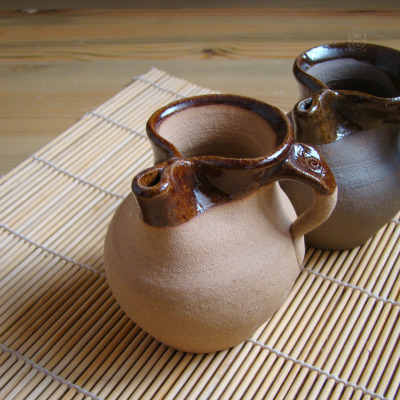 小嘴土陶**杯