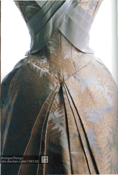 古董礼服上精美的细节