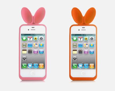 【iphone兔子耳朵手机壳】国内设计公司Doon出品的兔子耳朵手机壳，内部巧妙的扩音腔道会使iphone的声音扩大10分贝，无需任何能源辅助，造型更是招人菇凉喜欢！