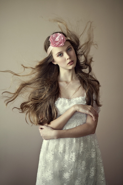 By Yaroslavna Nozdrina-戴花01