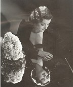 Myrna Loy <a href="http://www.douban.com/photos/photo/333518517/">0回应</a>