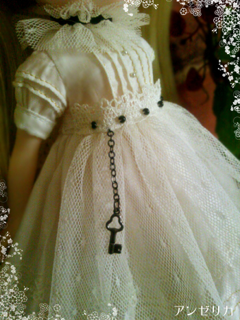 angelica03.jpg