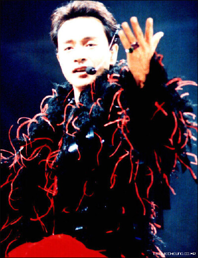 曲终人散，会有人不肯离去。