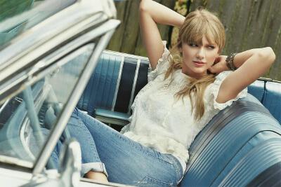 TAYLOR SWIFT