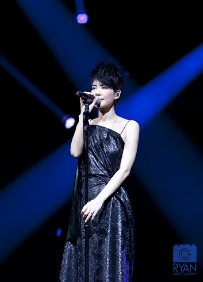 王菲。FAYE。王菲演唱会。明星。2010—2012 王菲演唱会。