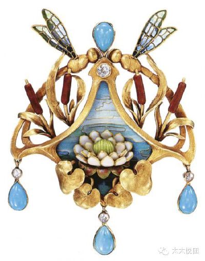  新艺术时期珠宝Art Nouveau Jewelry 诞生于1890年代的新艺术时期，其自由流动形的风格与十九世纪为主的历史复兴样式做了告別。ArtNouveau为法文，原意即是新的艺术，灵感來自于自然世界及对日本艺术的欣赏。新艺术…