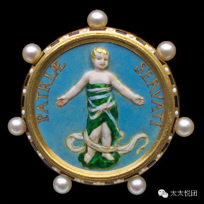 复古时期珠宝Retro Jewelry 1939年，第二次世界大战的爆发终结了装饰艺术年代，1940年代宝石供应缺乏，铂金也成战争所需物资，本时期和战后几年在物资匱乏的情形下仍以钻石和黃金为主，称为“复古”时期珠宝。复古时…