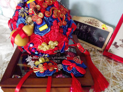 红色传统复古 绣球手捧花 中式婚礼 朋友圈更多手工制品 xly01091113