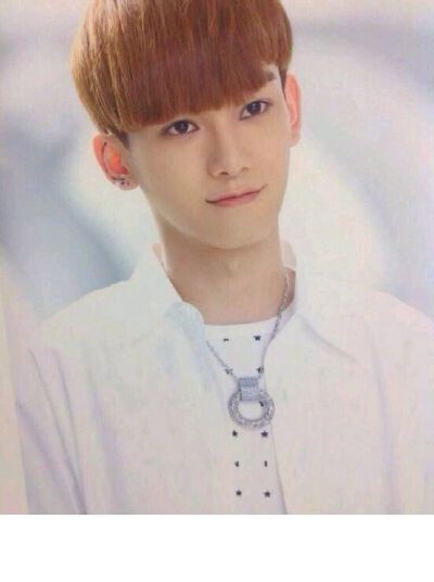 EXO CHEN 金钟大 Kim Jong Dea 不知道是啥时候的，感觉比现在嫩多了。