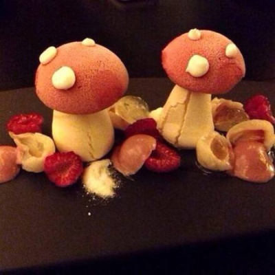 树莓味的蘑菇甜品