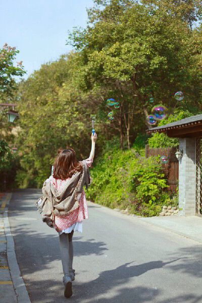 壁纸 女生 清新 背影 阳光