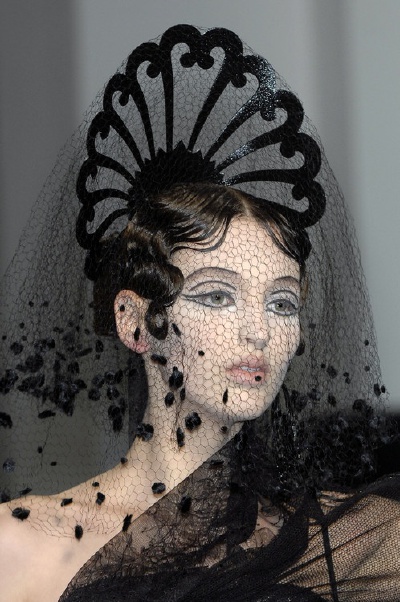 Jean Poul Gaultier : modern sevillian veil