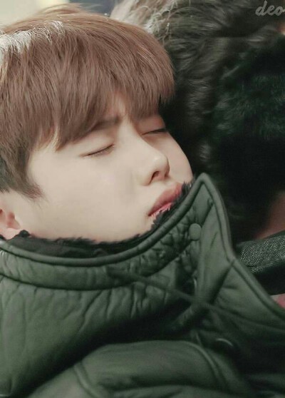 背景壁纸 李钟硕 萌萌哒的男纸 帅哥 Lee Jongsuk 睡觉觉 牛奶皮肤 精致五官