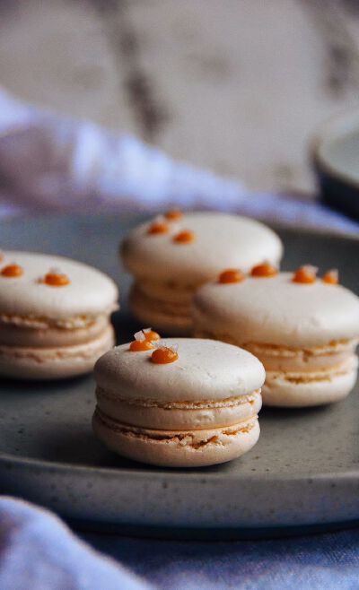 Salted Caramel Macarons | Hint of Vanilla