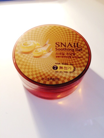 #安利好货#SNALL蜗牛胶，之前听人说比芦荟胶好用，去痘印效果好，但是用了感觉鸡肋啊，没什么太大效果（可能毛孔有变细一点吧），香味有点重不喜欢。还是乖乖用回芦荟胶吧。