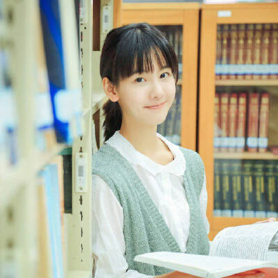 陈都灵，电影《左耳》女主，小耳朵扮演者。南航校花。