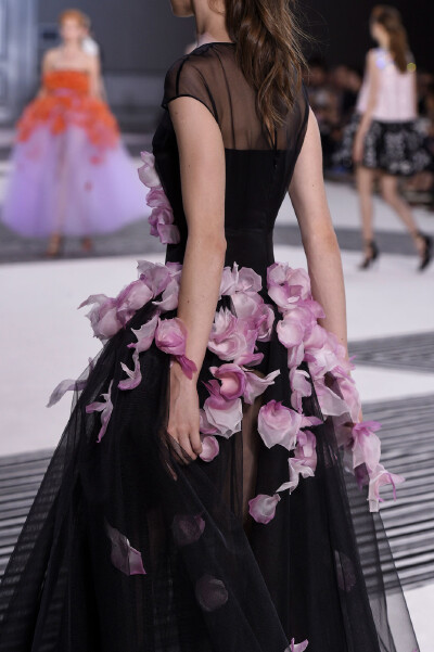 Details at Giambattista Valli Couture Fall 2015