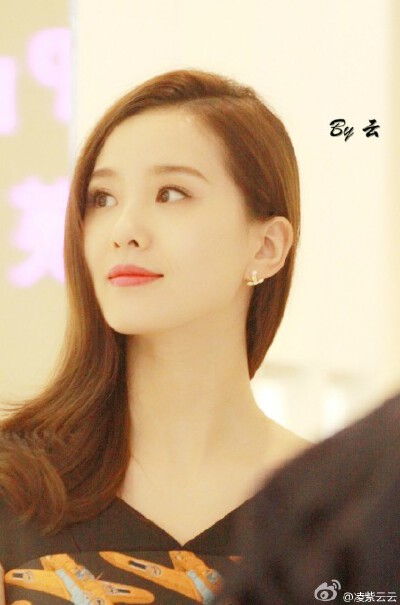 刘诗诗 达芙妮活动美图 简直美哭惹好么~~！！！！来源见水印哟