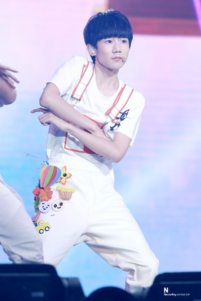 王源 tfboys 1108 cr:logo