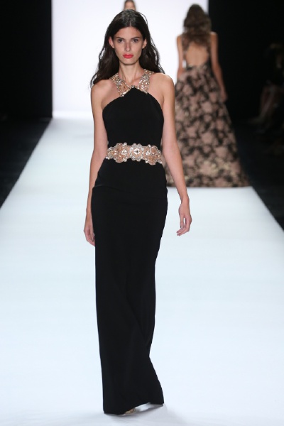 Badgley Mischka Spring 2016 RTW。巴吉利·米诗卡2016春夏纽约时装周高级成衣发布。从阳光肌到腮红色调，再到蝴蝶和植物，这些是布宜诺斯艾利斯的写照，如那些梦幻般的旅游手册一样。理想但从不媚俗，设计师们全情地…