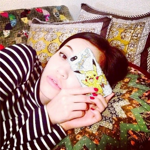 中文名：水原希子 外文名：Mizuhara Kiko 国籍：美国、日本 星座：天秤座 血型：A型血 身高：168cm 体重：42公斤（92磅） 出生地：美国德克萨斯州达拉斯 出生日期：1990年10月15日 职业：模特，女演员 经纪公司：Asia Cross事务所 代表作品：挪威的森林，白金数据