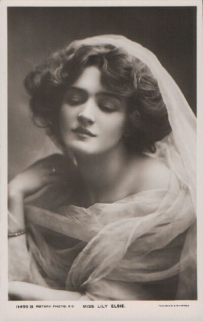 1910s hairstyle