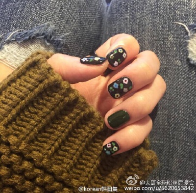 美美美~美甲