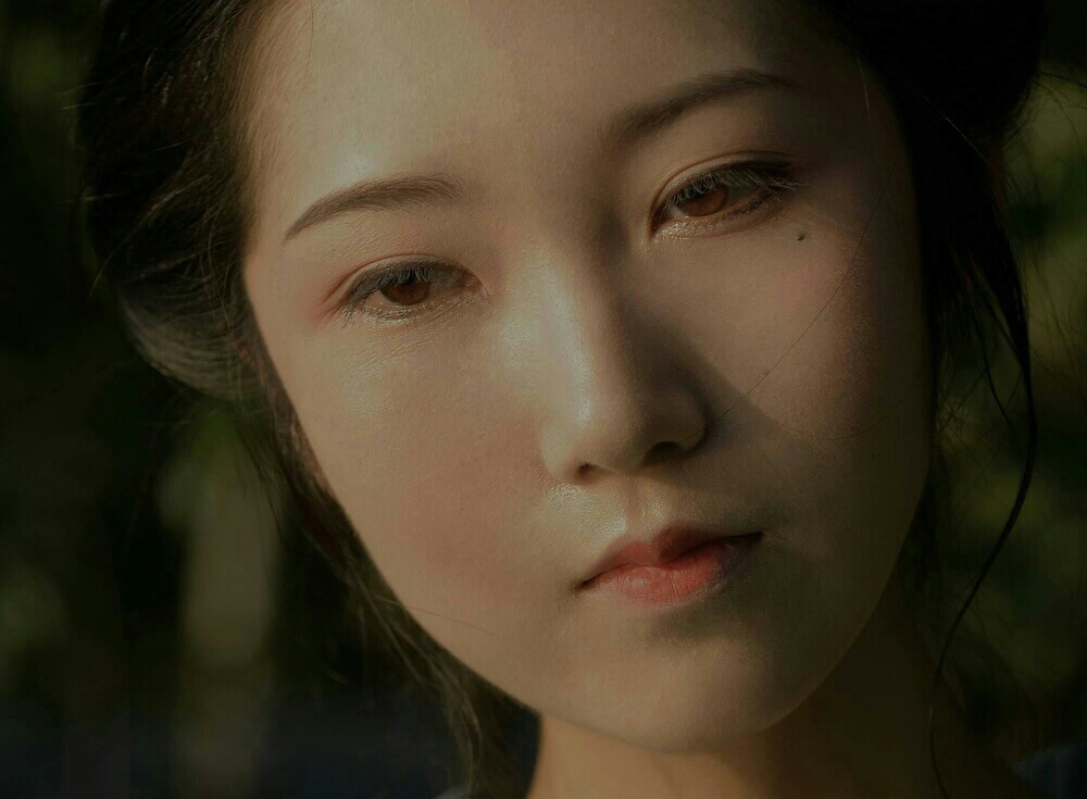 情人怨遥夜，竟夕起相思。
