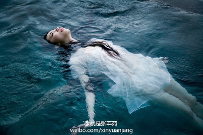 拍照 摄影 人像 人物 姿势 pose 镜头 身影 姿态 身形 技巧 摆拍 构图 表情 动作 看镜头