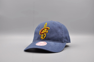 Mitchell and Ness 克利夫兰 骑士队 弯帽檐 洗水布料 软布料 蓝
